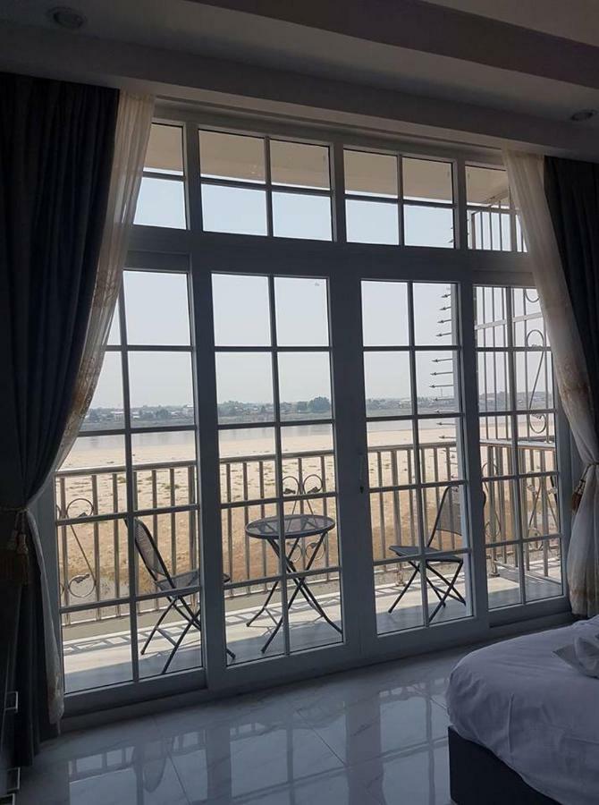 Sunset Mekong Apartment Vientiane Bagian luar foto