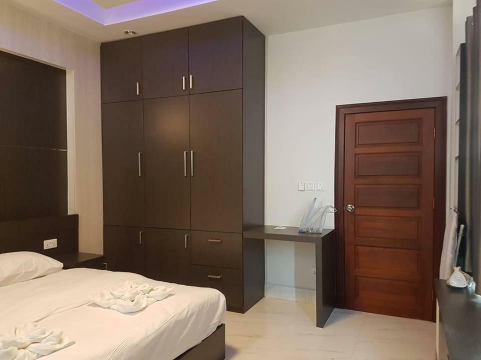 Sunset Mekong Apartment Vientiane Bagian luar foto