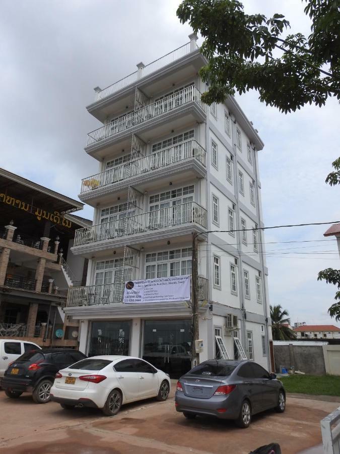 Sunset Mekong Apartment Vientiane Bagian luar foto
