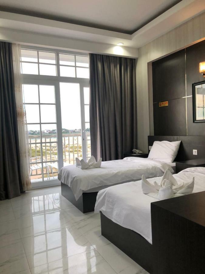 Sunset Mekong Apartment Vientiane Bagian luar foto