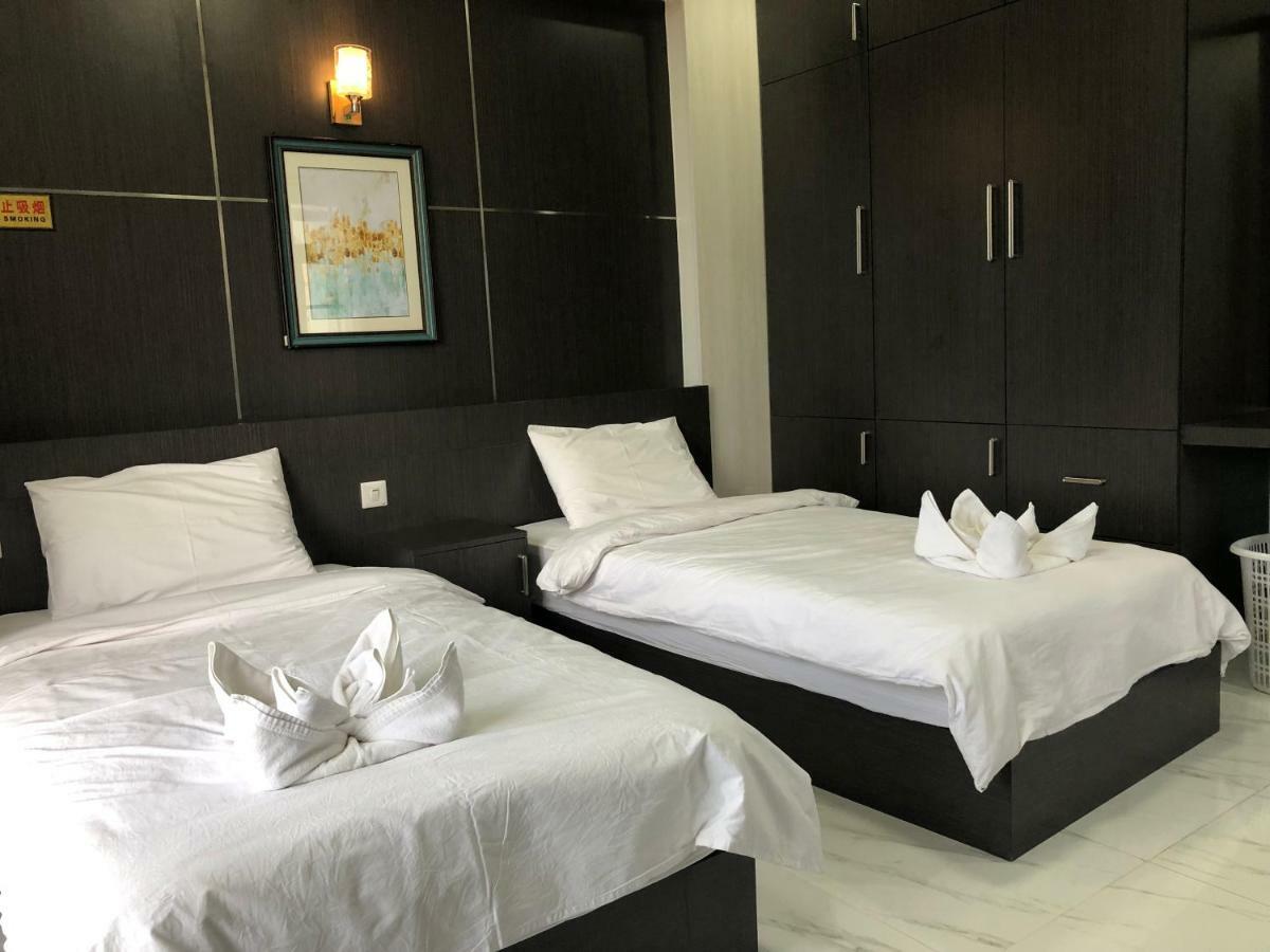 Sunset Mekong Apartment Vientiane Bagian luar foto
